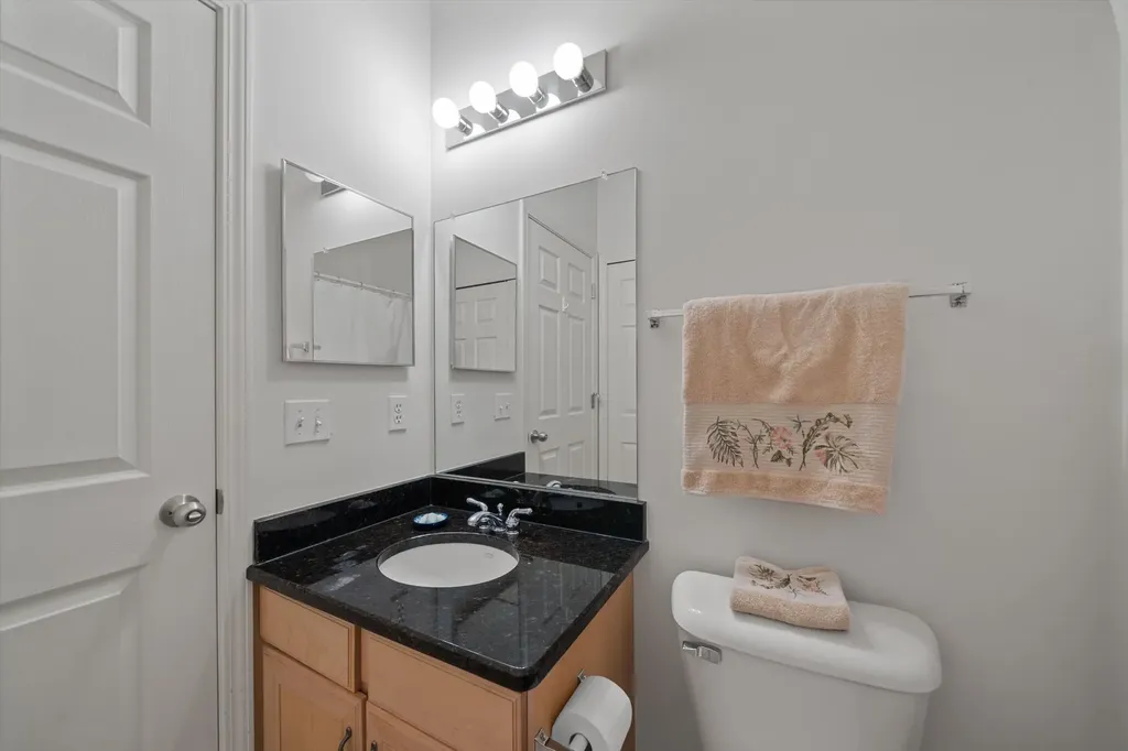 228 W Oakbrook Drive Ann Arbor City MI 48103