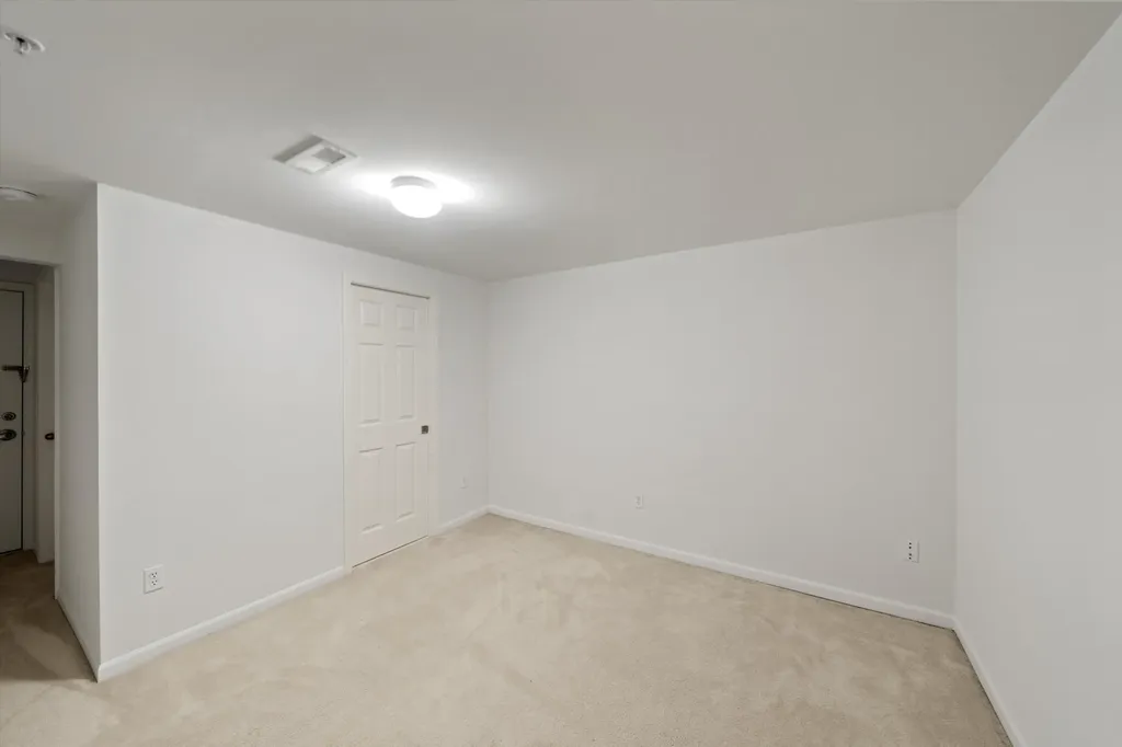 228 W Oakbrook Drive Ann Arbor City MI 48103
