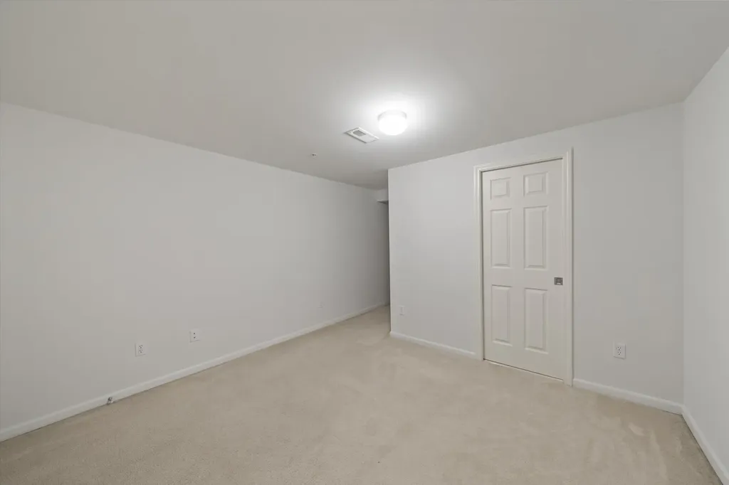 228 W Oakbrook Drive Ann Arbor City MI 48103