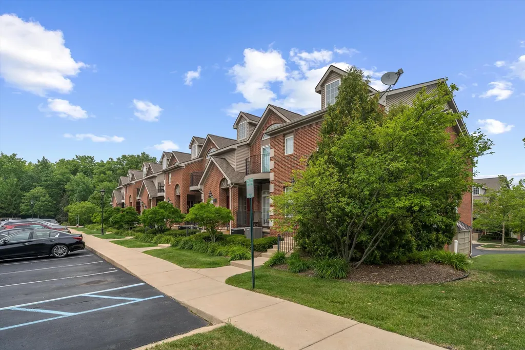 228 W Oakbrook Drive Ann Arbor City MI 48103