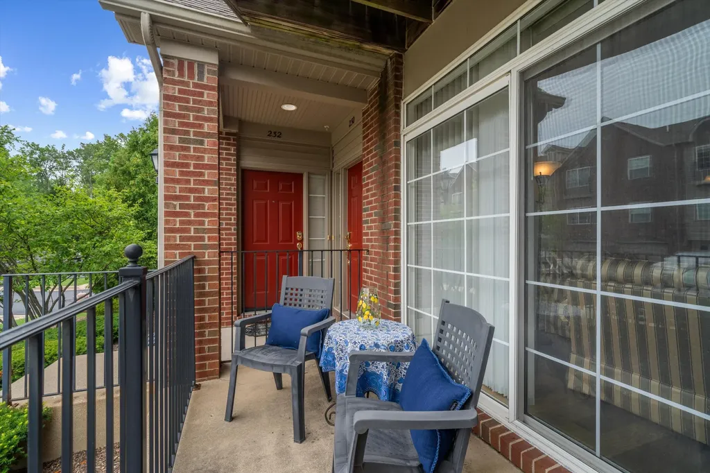 228 W Oakbrook Drive Ann Arbor City MI 48103
