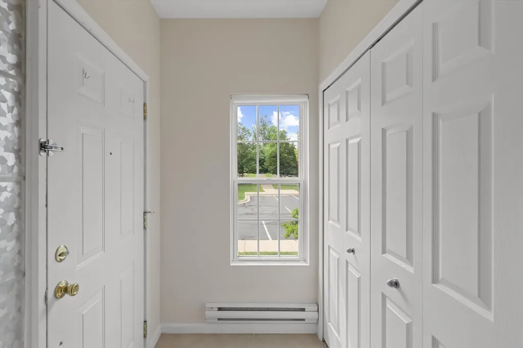 228 W Oakbrook Drive Ann Arbor City MI 48103