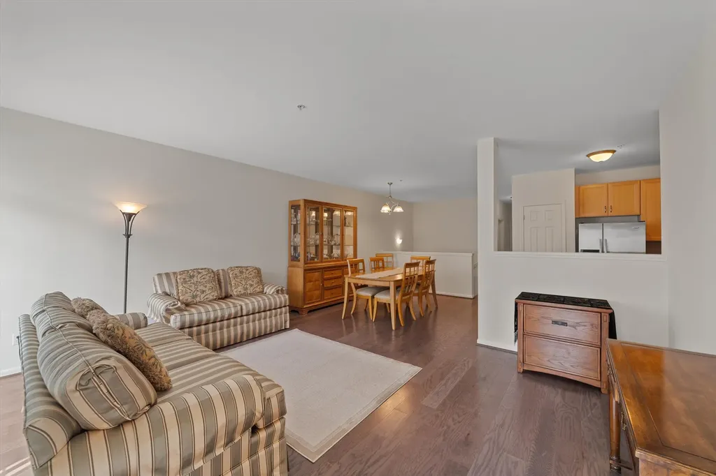 228 W Oakbrook Drive Ann Arbor City MI 48103
