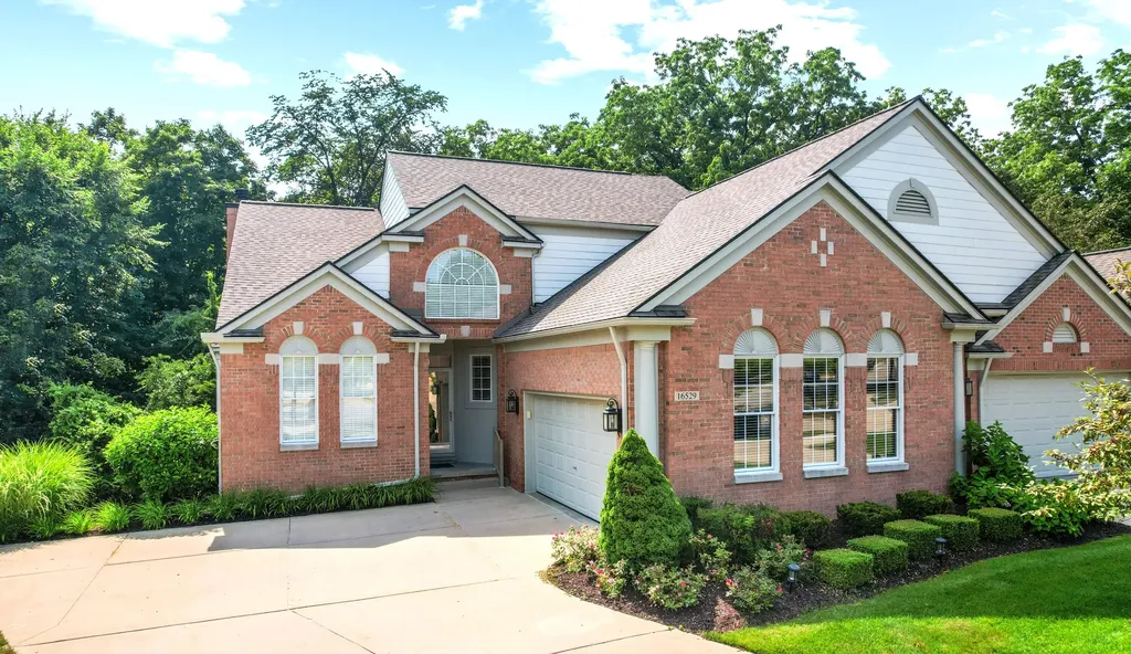 16529 Cottonwood Court Northville Township MI 48168