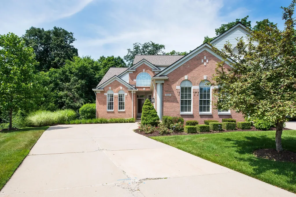 16529 Cottonwood Court Northville Township MI 48168