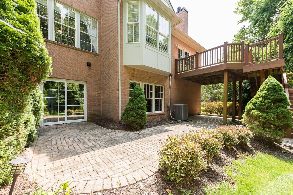 16529 Cottonwood Court Northville Township MI 48168