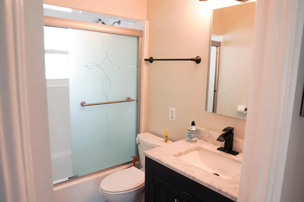 1322 Desiax Avenue Bloomfield Charter Township MI 48302