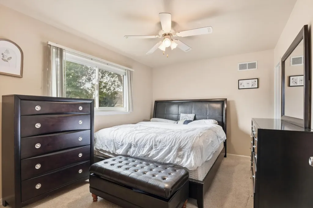 38515 Grandon Street Livonia City MI 48150