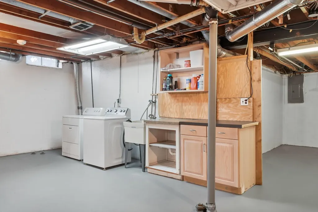 38515 Grandon Street Livonia City MI 48150