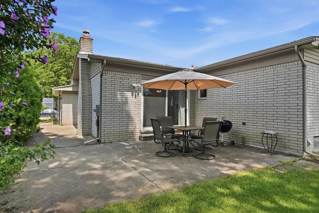 38515 Grandon Street Livonia City MI 48150