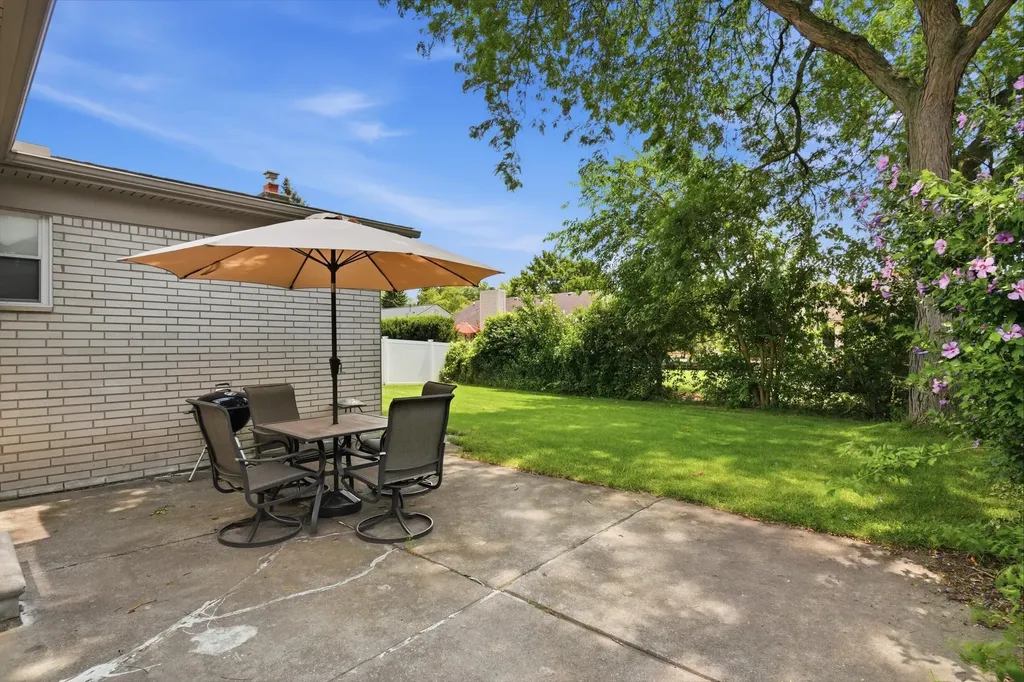 38515 Grandon Street Livonia City MI 48150