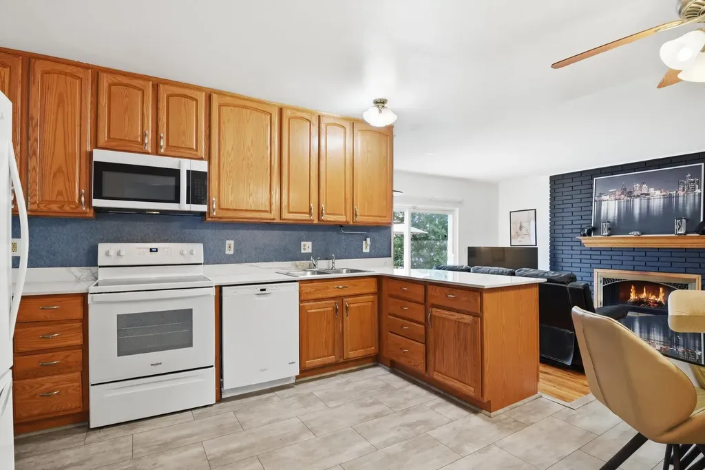 38515 Grandon Street Livonia City MI 48150