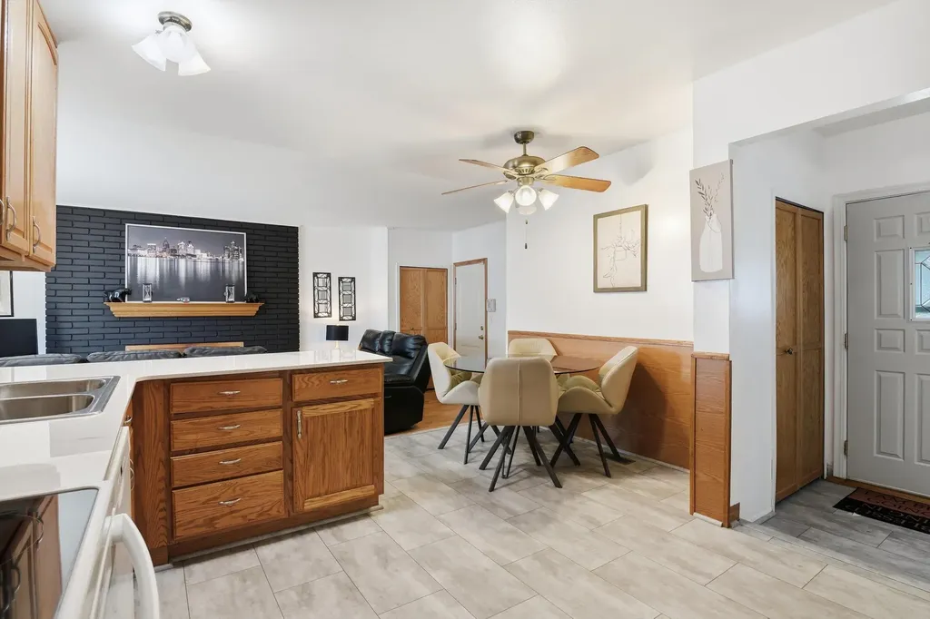 38515 Grandon Street Livonia City MI 48150