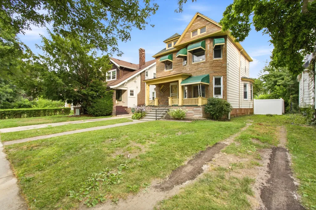 574 Woodland Street Detroit City MI 48202