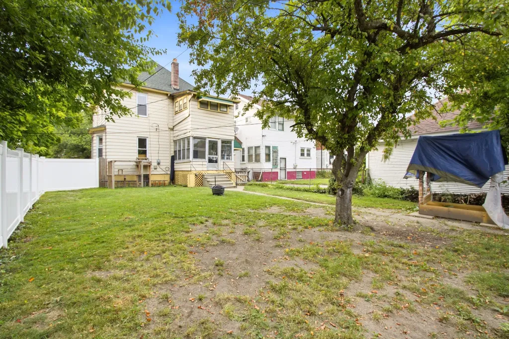 574 Woodland Street Detroit City MI 48202