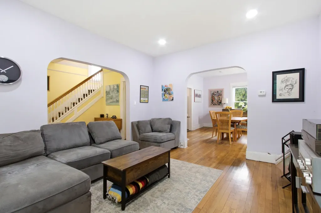 574 Woodland Street Detroit City MI 48202