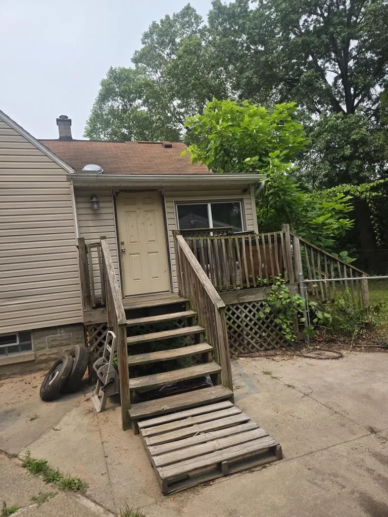 23582 Beierman Avenue Unknown City MI 48091