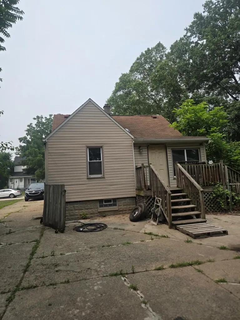 23582 Beierman Avenue Unknown City MI 48091