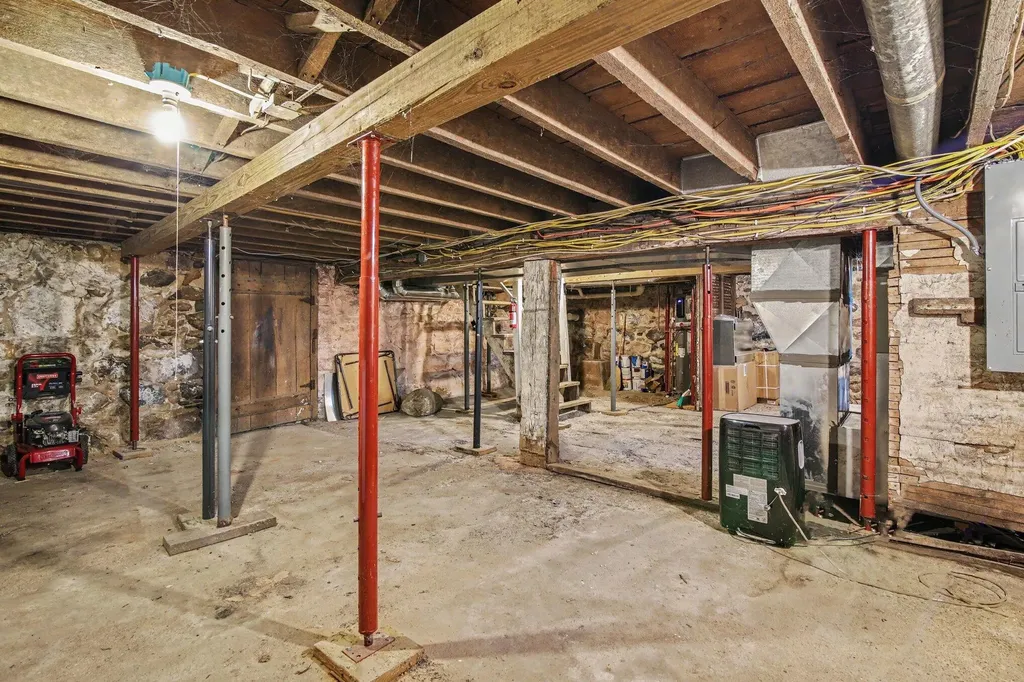 315 S Washington Street Manchester Township MI 48158