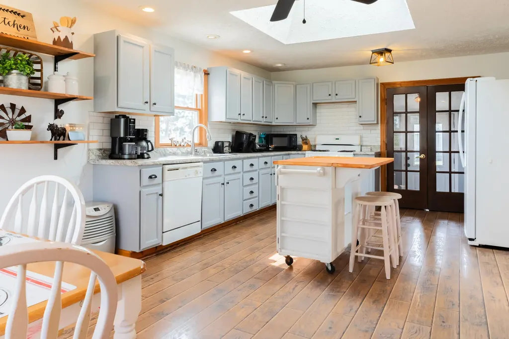 2695 W Mount Hope Highway Roxand Township MI 48861