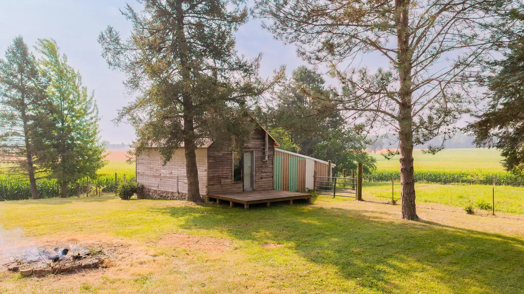 2695 W Mount Hope Highway Roxand Township MI 48861