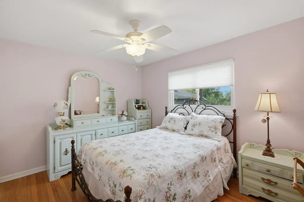 615 Elizabeth Street Rochester City MI 48307
