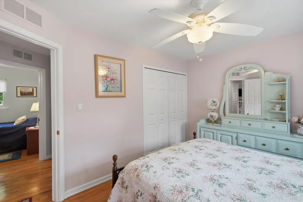 615 Elizabeth Street Rochester City MI 48307