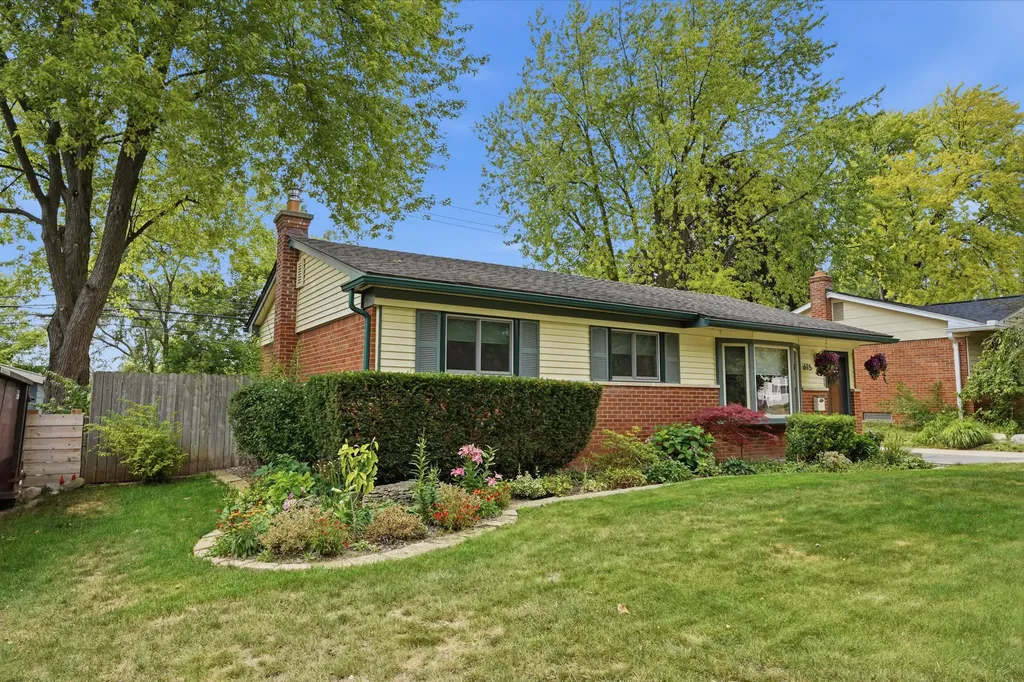 615 Elizabeth Street Rochester City MI 48307