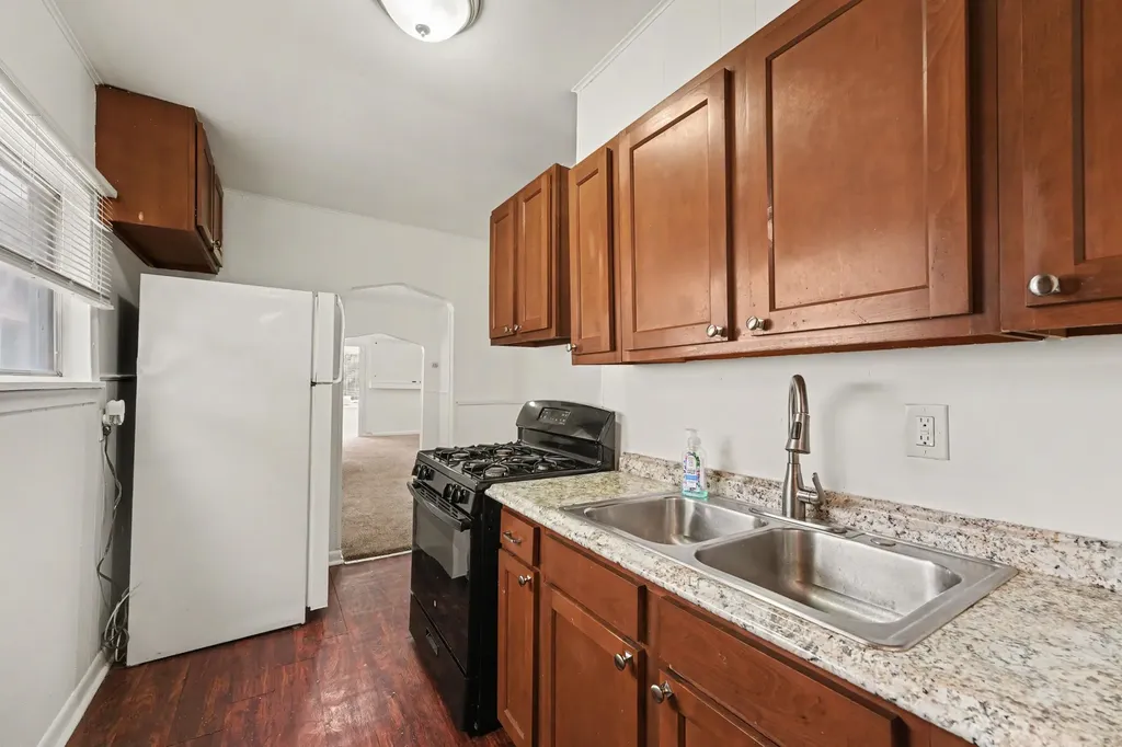 17179 Detroit Street Detroit City MI 48224