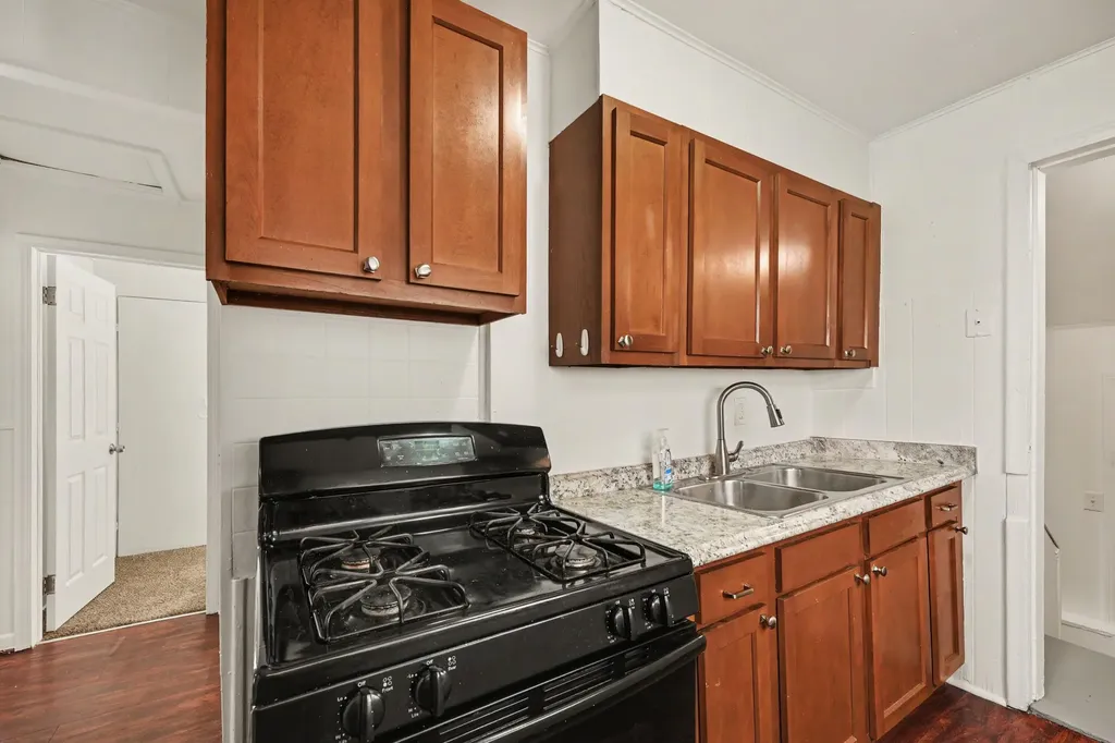 17179 Detroit Street Detroit City MI 48224