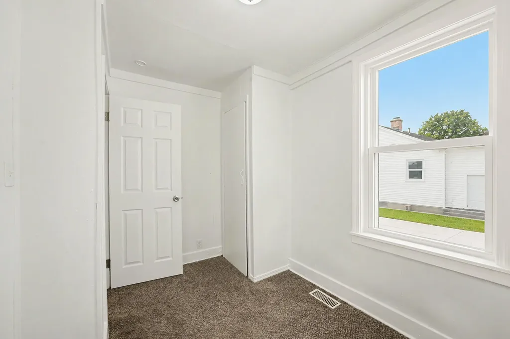 17179 Detroit Street Detroit City MI 48224