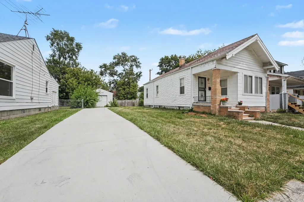 17179 Detroit Street Detroit City MI 48224