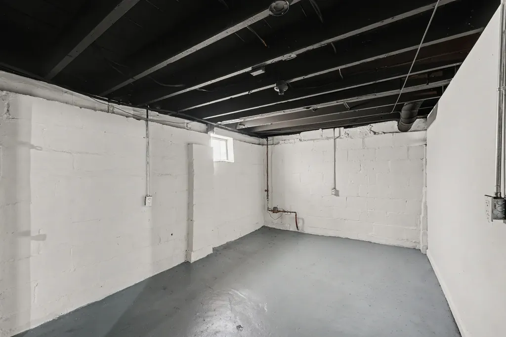 17179 Detroit Street Detroit City MI 48224