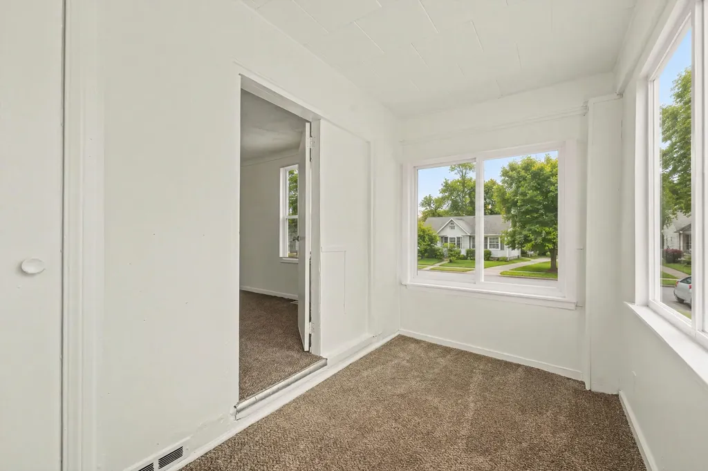 17179 Detroit Street Detroit City MI 48224