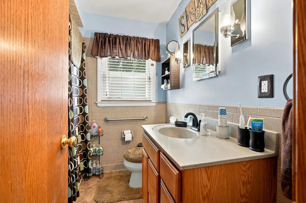 29470 Robert Drive Livonia City MI 48150