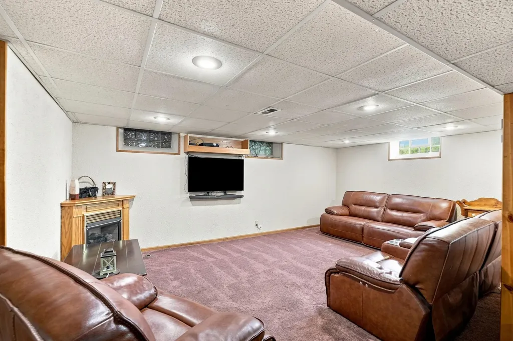 29470 Robert Drive Livonia City MI 48150