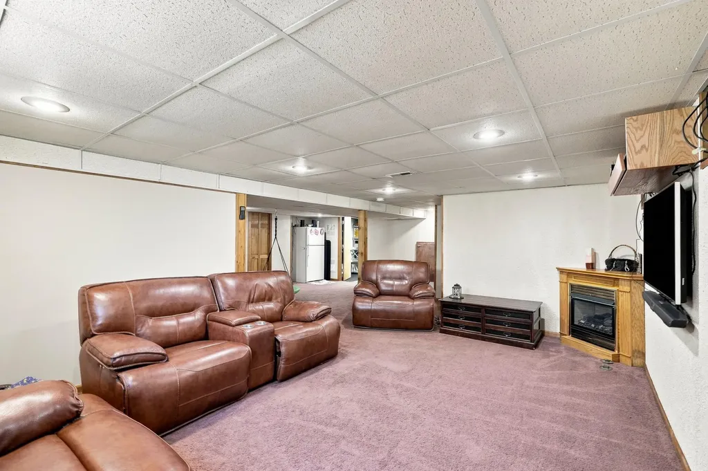 29470 Robert Drive Livonia City MI 48150