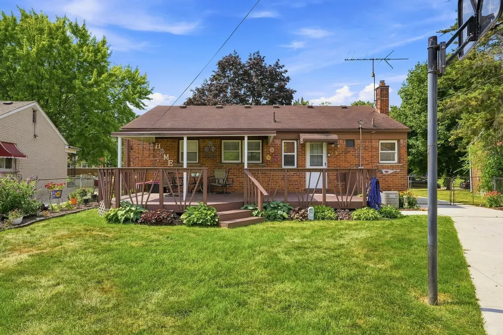 29470 Robert Drive Livonia City MI 48150