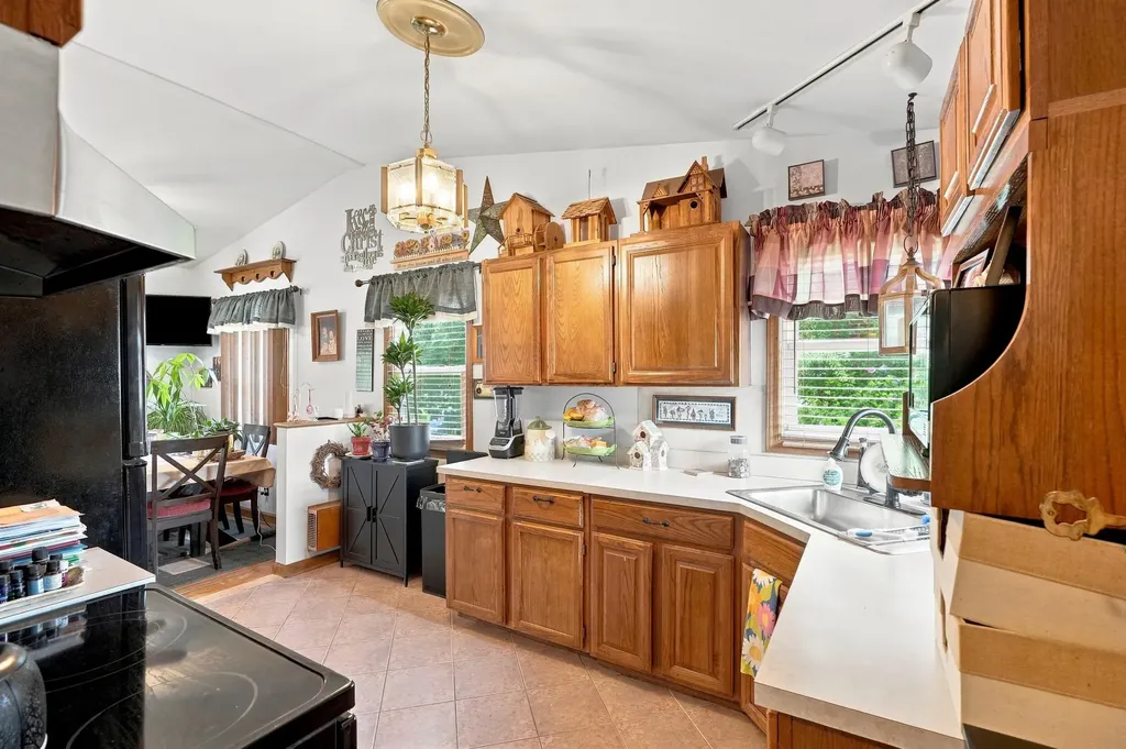 29470 Robert Drive Livonia City MI 48150