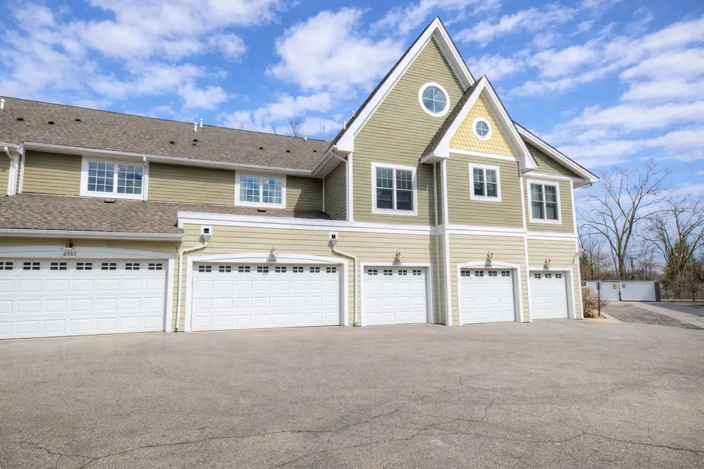 2591 W Towne Street Ann Arbor City MI 48103