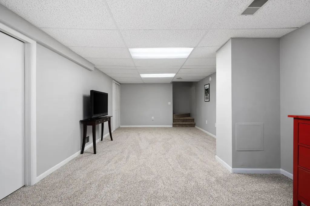 6556 Pennstone Circle Pittsfield Charter Township MI 48176