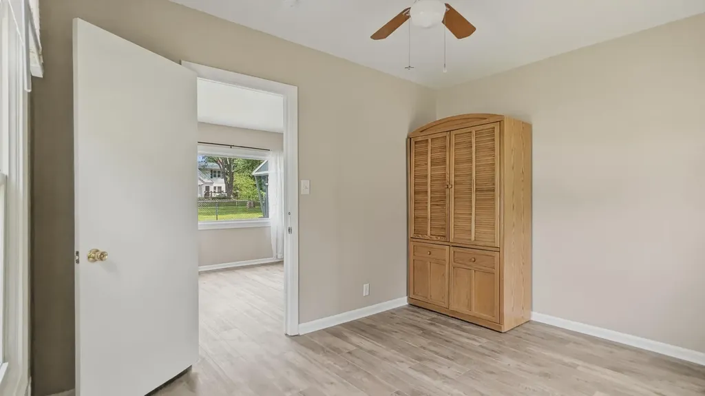 35553 Booth Westland City MI 48186