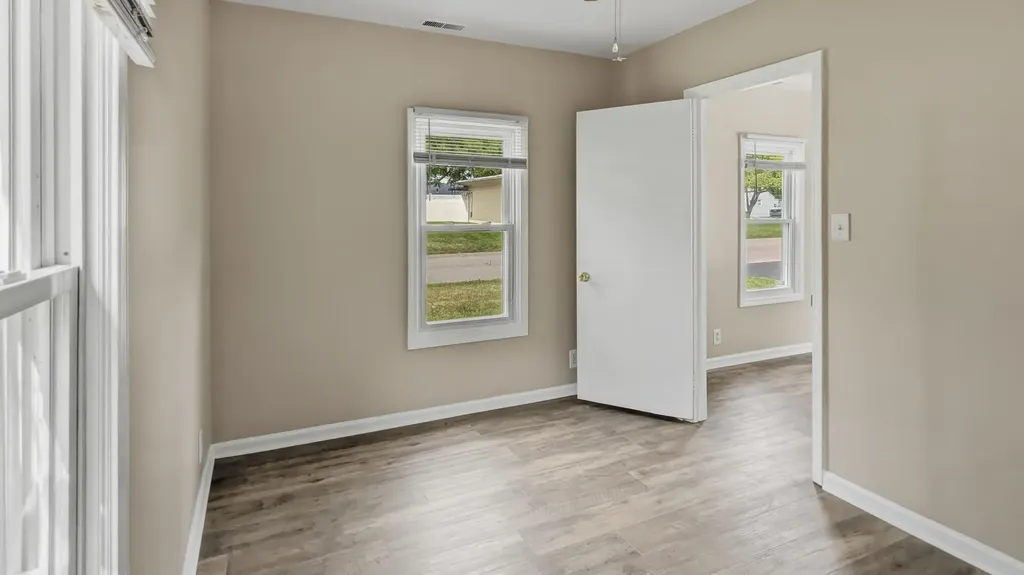 35553 Booth Westland City MI 48186