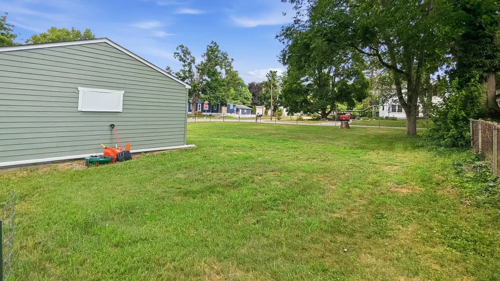 35553 Booth Westland City MI 48186