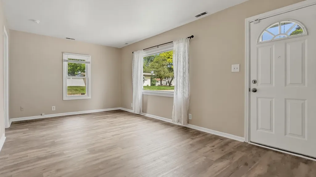 35553 Booth Westland City MI 48186