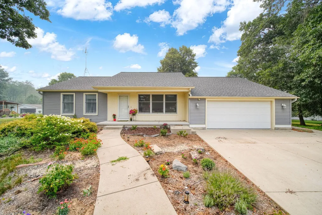 4234 Sauk Trail Raisin Township MI 49221