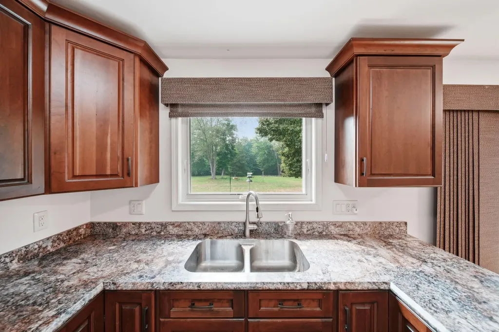 4234 Sauk Trail Raisin Township MI 49221