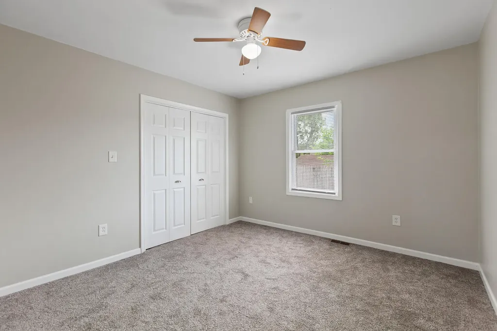 924 Oak Street Adrian City MI 49221