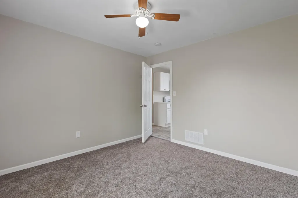 924 Oak Street Adrian City MI 49221