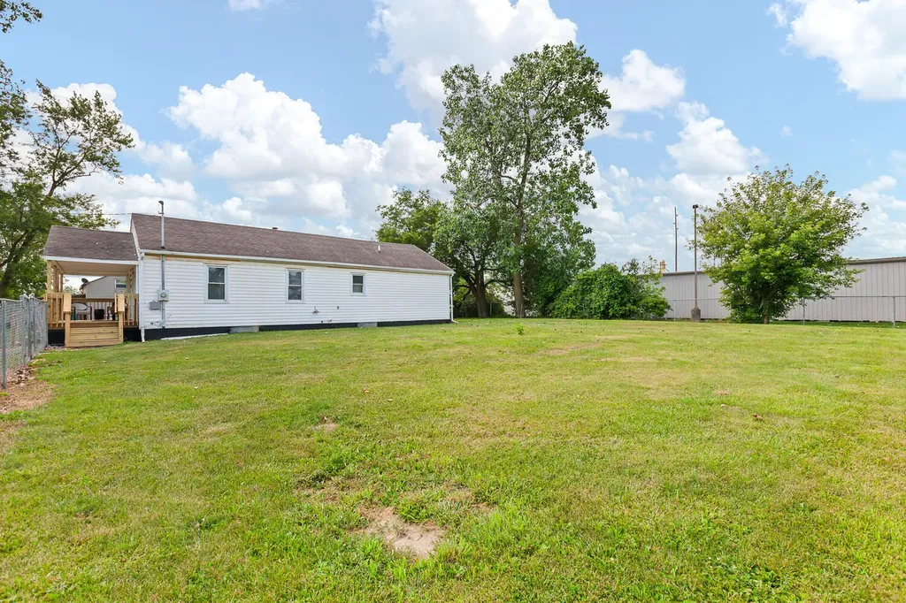 924 Oak Street Adrian City MI 49221